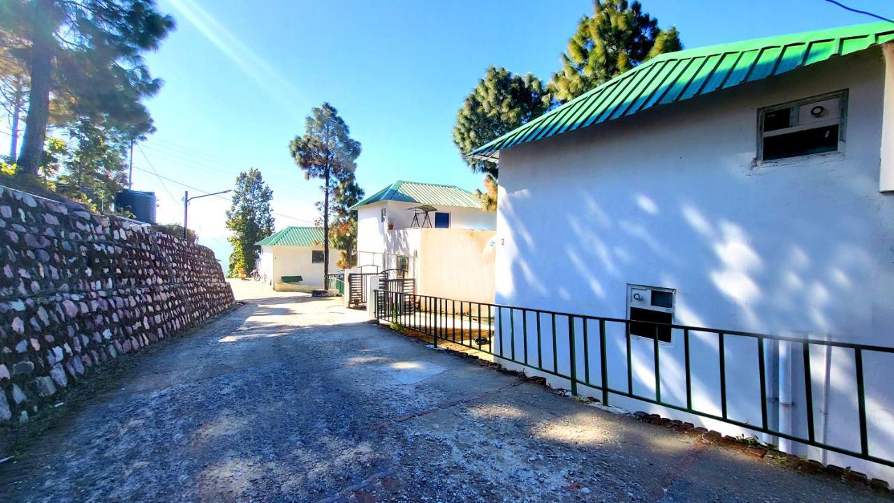 Blue Pine Orchards - Villas Лансдаун Екстериор снимка